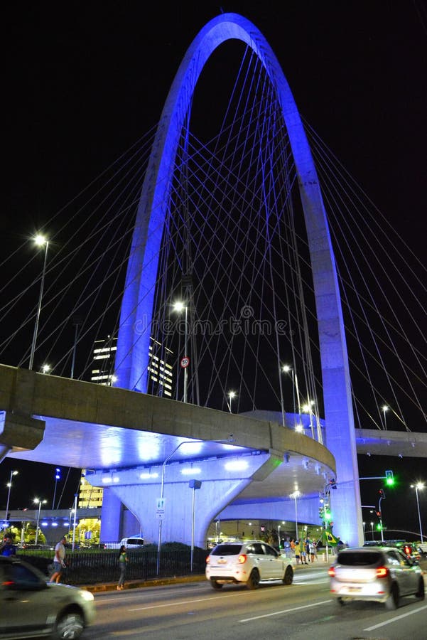 S�o Jos� dos Campos, April 5, 2024: The blue light of the Juana Blanco Arco da Inova��o cable-stayed bridge on a busy night. S�o Jos� dos Campos, April 5, 2024: The blue light of the Juana Blanco Arco da Inova��o cable-stayed bridge on a busy night