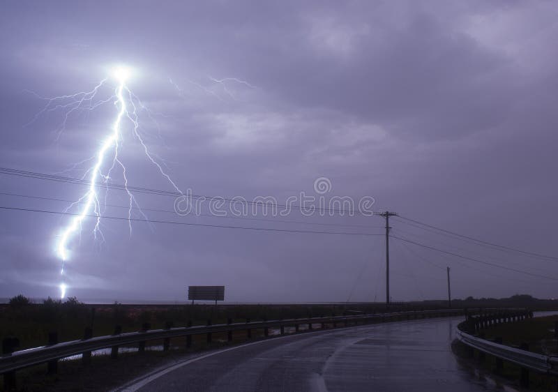 Caza enorme el Golfo de México de la tormenta de la huelga del rayo fotografía de archivo Caza enorme el Golfo de México de la tormenta de la huelga del rayo fotografía de archivo