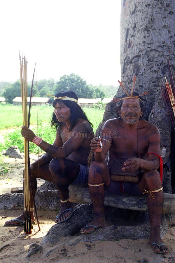 Cazadores Krikati - indios nativos del Brasil