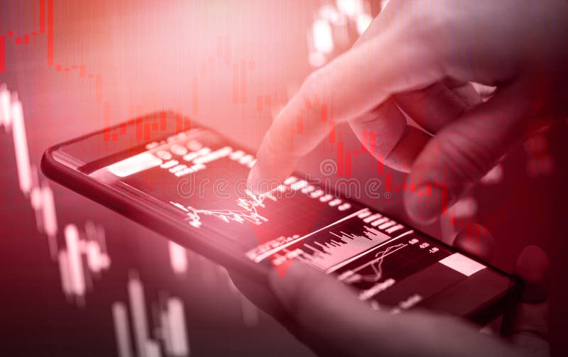 Caída de precios roja de la crisis común abajo del negocio de la caída de la carta y de la mudanza del dinero del desplome de las fotos de archivo libres de regalías Caída de precios roja de la crisis común abajo del negocio de la caída de la carta y de la mudanza del dinero del desplome de las fotos de archivo libres de regalías