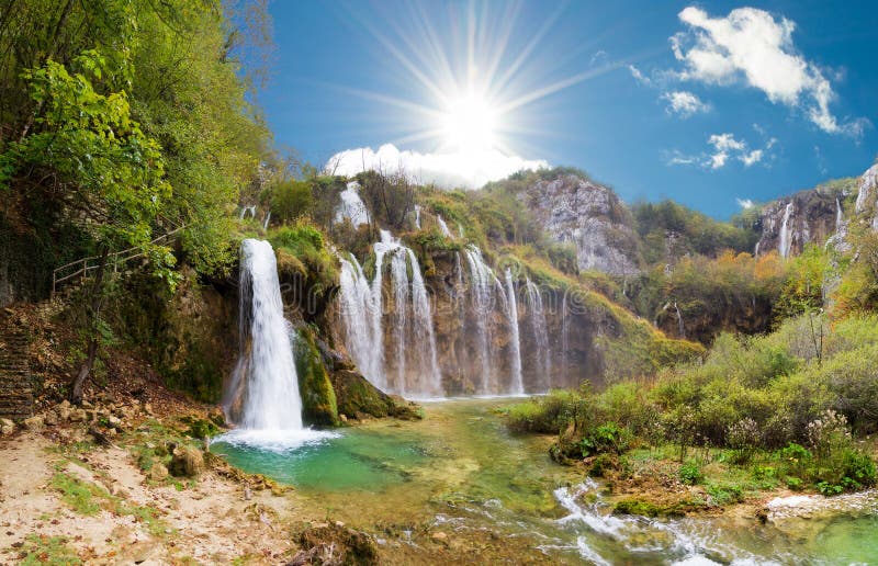 Caídas de la sol de Plitvice fotos de archivo Caídas de la sol de Plitvice fotos de archivo