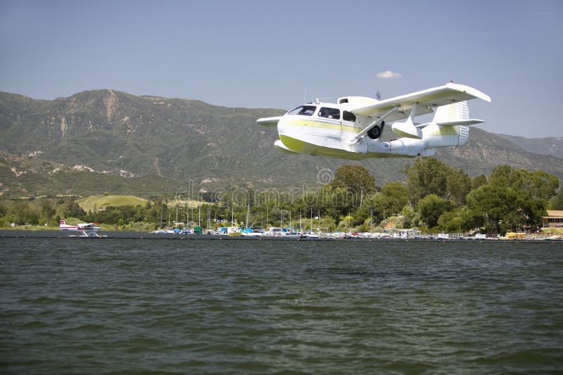 CB Amphibious seaplane landing on Lake Casitas, Ojai, California