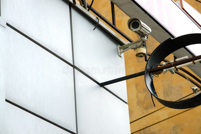 CCTV kamera bezpieczeństwa na ściennym outside zdjęcia royalty free CCTV kamera bezpieczeństwa na ściennym outside zdjęcia royalty free