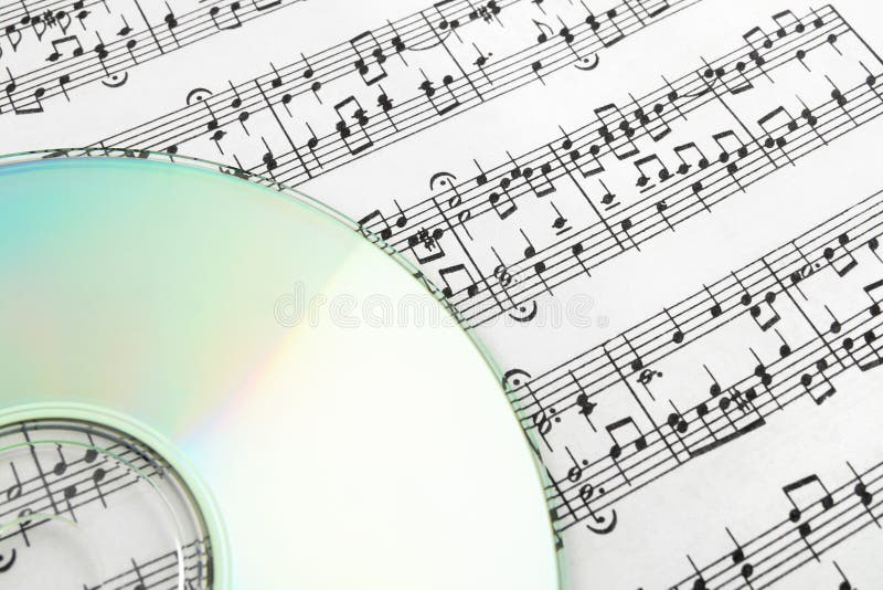 CD na música de folha foto de stock royalty free CD na música de folha foto de stock royalty free
