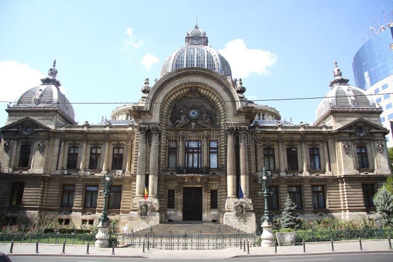 CEC Palace i Bucharest, Rumänien arkivbild CEC Palace i Bucharest, Rumänien arkivbild