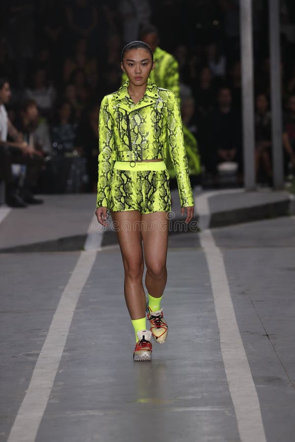 Cecilia Yeung Walks the during the Off-White Show Part of Paris Fashion Week Womenswear Spring/Summer 2019 Editorial Photo - Image of catwalk, female: 144144661