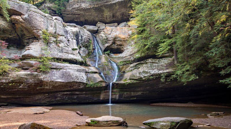 Cedar Falls em montes de Hocking imagens de stock royalty free Cedar Falls em montes de Hocking imagens de stock royalty free
