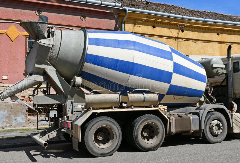 Cement mixer truck stock photo. Image of green, copy 54434860