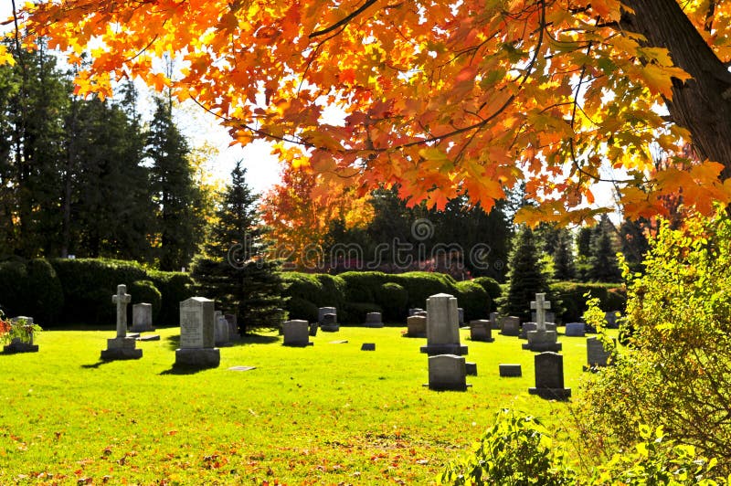 Cementerio con las piedras sepulcrales