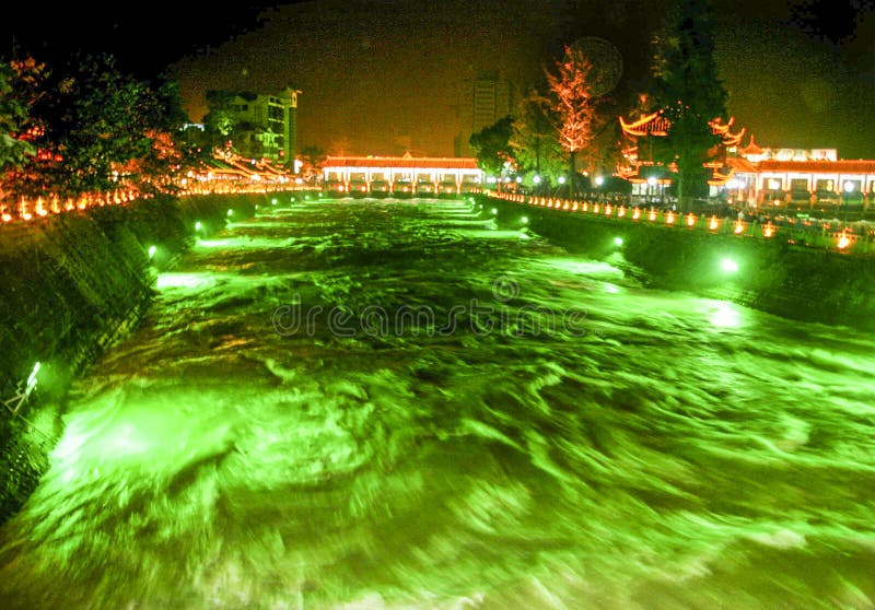 Cena da noite na represa de Dujiang, chengdu, porcelana foto de stock Cena da noite na represa de Dujiang, chengdu, porcelana foto de stock