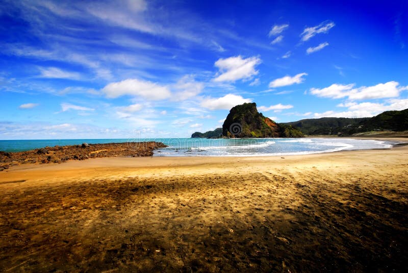 Cena de praia ao amanhecer fotografia de stock