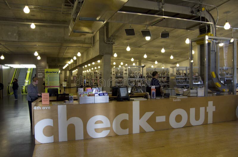 Centraal de Bibliotheekbinnenland van Seattle royalty-vrije stock afbeeldingen Centraal de Bibliotheekbinnenland van Seattle royalty-vrije stock afbeeldingen