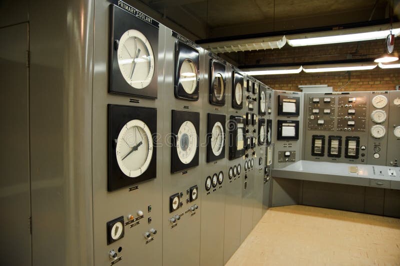 Central energética nuclear da sala de comando fotografia de stock Central energética nuclear da sala de comando fotografia de stock