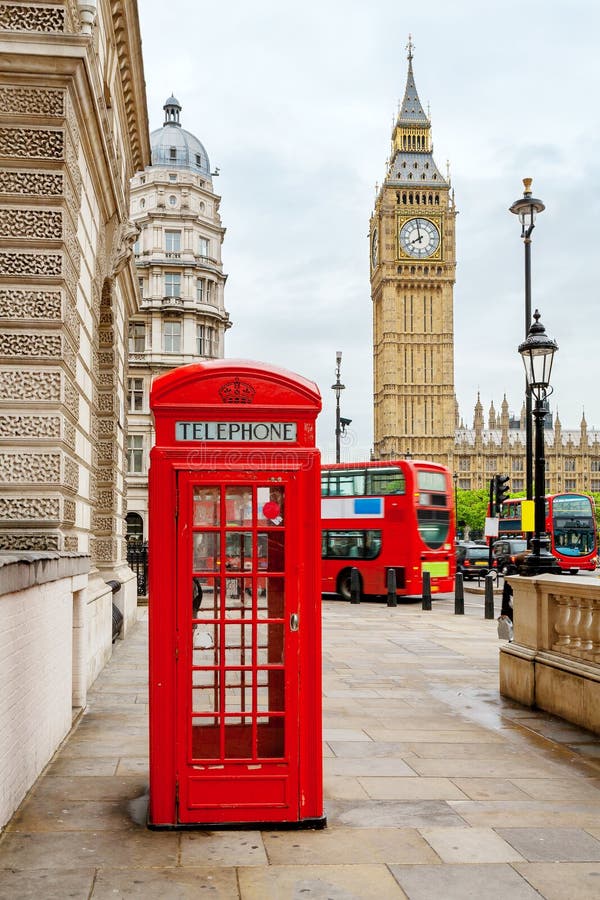 Cabina del telefono rossa, autobus a due piani e il Big Ben.