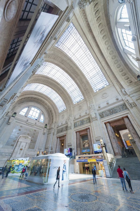 Central Train Station of Milan Editorial Stock Image - Image of main ...