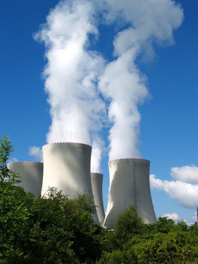 Centrale atomica, Boemia del sud, repubblica Ceca fotografia stock Centrale atomica, Boemia del sud, repubblica Ceca fotografia stock