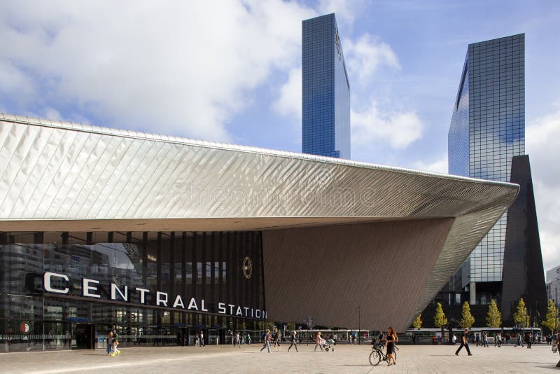 Centraal Postvierkant Van Rotterdam, Nederland Redactionele Stock Foto