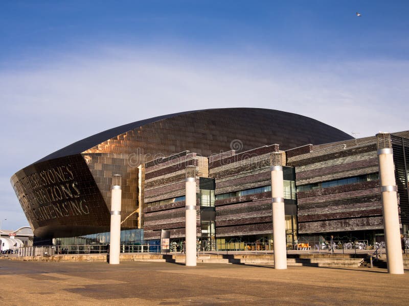 Centre de millénaire de Cardiff, Pays de Galles, R-U photographie stock Centre de millénaire de Cardiff, Pays de Galles, R-U photographie stock