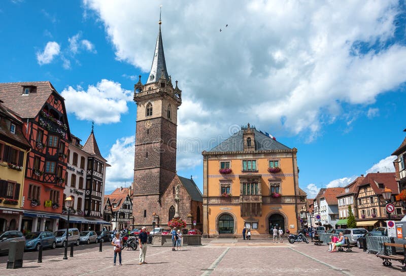 Centro de cidade de Obernai france foto de stock Centro de cidade de Obernai france foto de stock