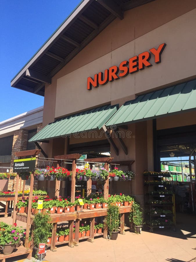 Centro De Jardín De Home Depot Imagen de archivo editorial Imagen de