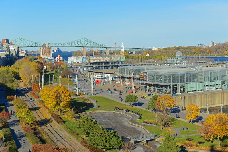 Centro de la ciencia de Montreal en Montreal vieja, Quebec, Canadá fotografía de archivo libre de regalías Centro de la ciencia de Montreal en Montreal vieja, Quebec, Canadá fotografía de archivo libre de regalías