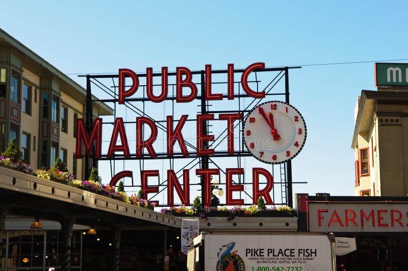 Centro del mercado público en Seattle Washington fotografía de archivo libre de regalías Centro del mercado público en Seattle Washington fotografía de archivo libre de regalías