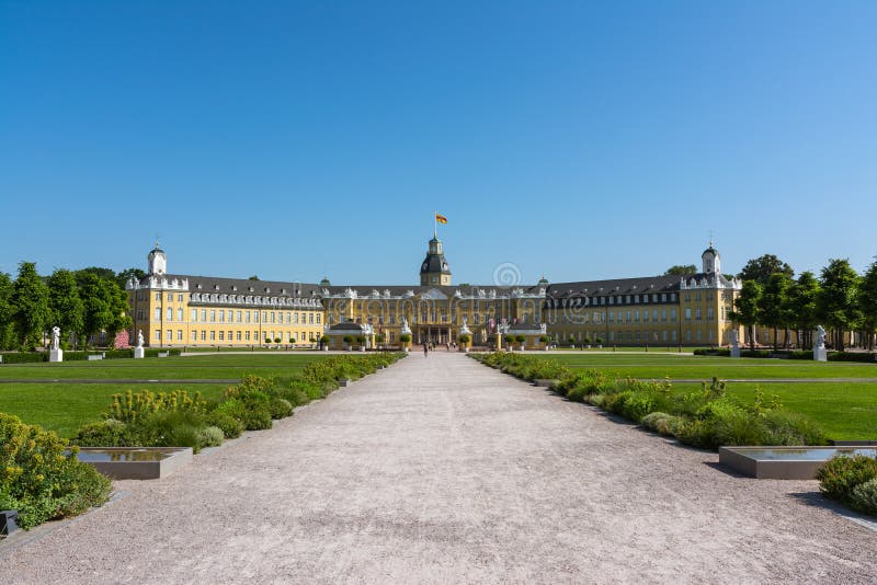 Centro del palazzo di Karlsruhe dell'architetto di Schloss del castello della Germania della città