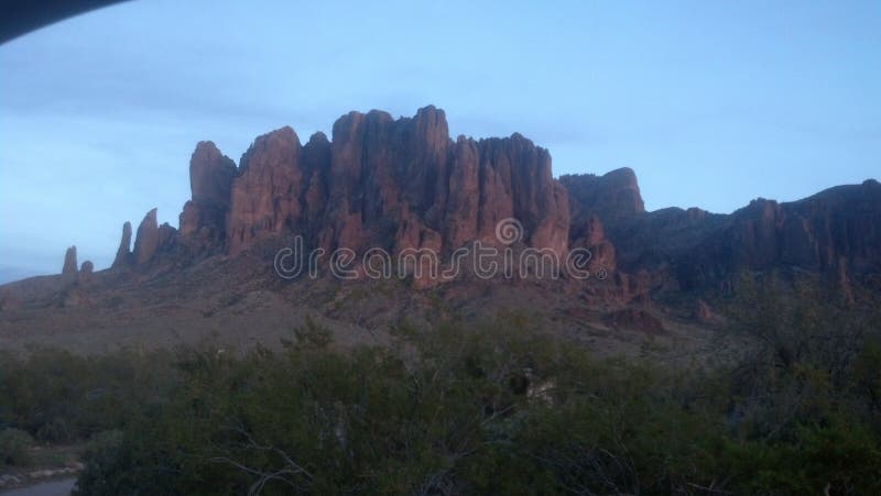 Cenário do deserto montanhês de superstição imagens de stock Cenário do deserto montanhês de superstição imagens de stock
