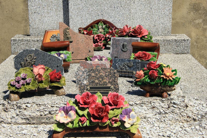 Ceramic grave flowers stock photo. Image of stone, graveyard 33230796