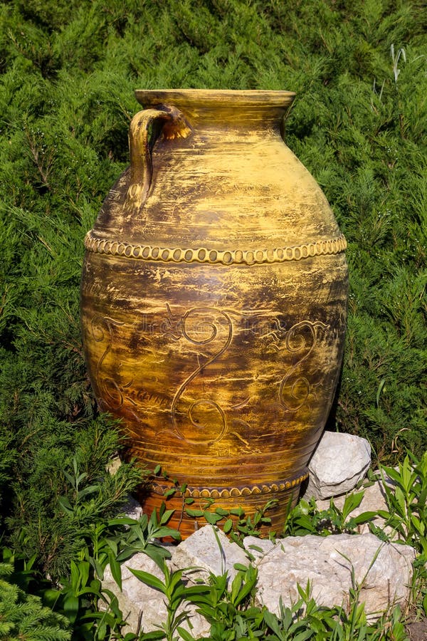 Ceramic jar