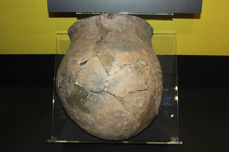 Ceramic jar used by Hopewell people displayed at Fort Ancient Museum