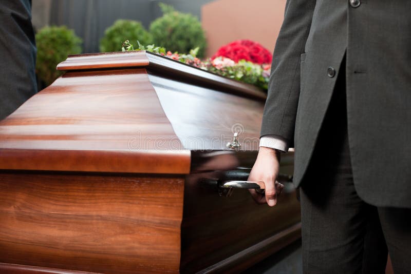 Cercueil de transport de porteur de cercueil à l'enterrement