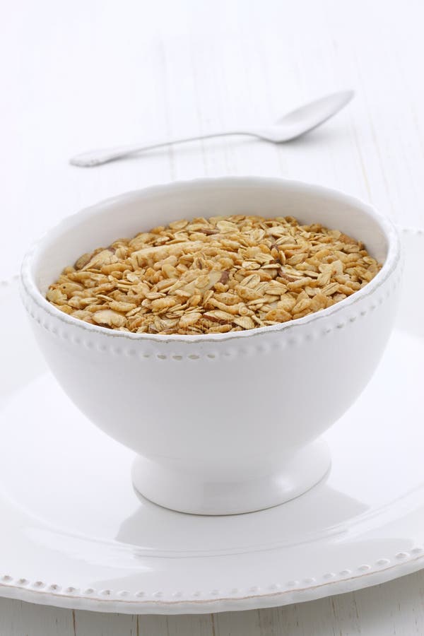 Cereal Del Granola Con Leche Imagen de archivo Imagen de pasa, macro