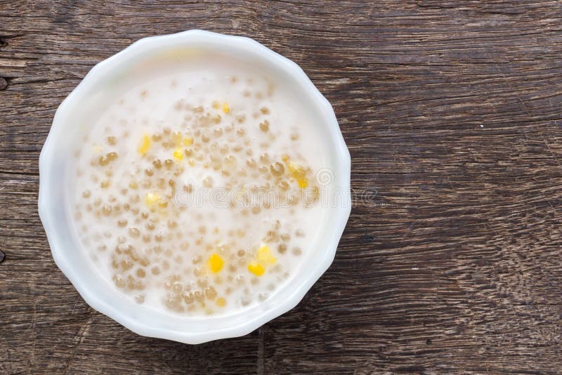 Cereale della perla della tapioca, dessert tailandese fotografia stock libera da diritti Cereale della perla della tapioca, dessert tailandese fotografia stock libera da diritti