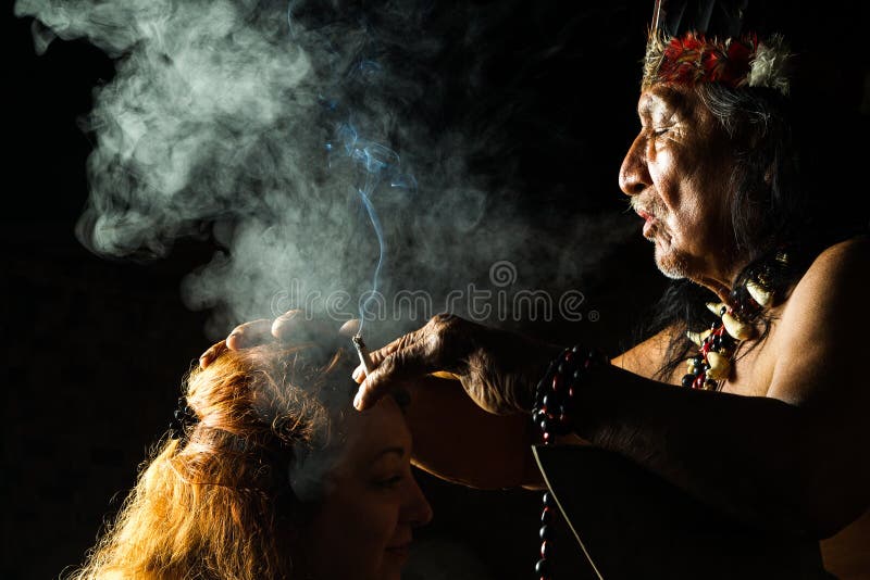 Ceremonia real de Shamanic fotografía de archivo Ceremonia real de Shamanic fotografía de archivo