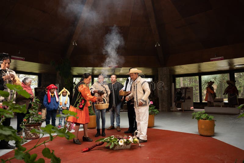Ceremonia grupului etnic mazahua stock images