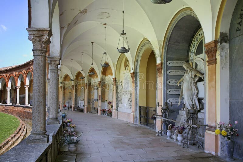 Certosa d'alla Certosa de Ferrare - de San Cristoforo à Ferrare l'Italie photographie stock libre de droits Certosa d'alla Certosa de Ferrare - de San Cristoforo à Ferrare l'Italie photographie stock libre de droits