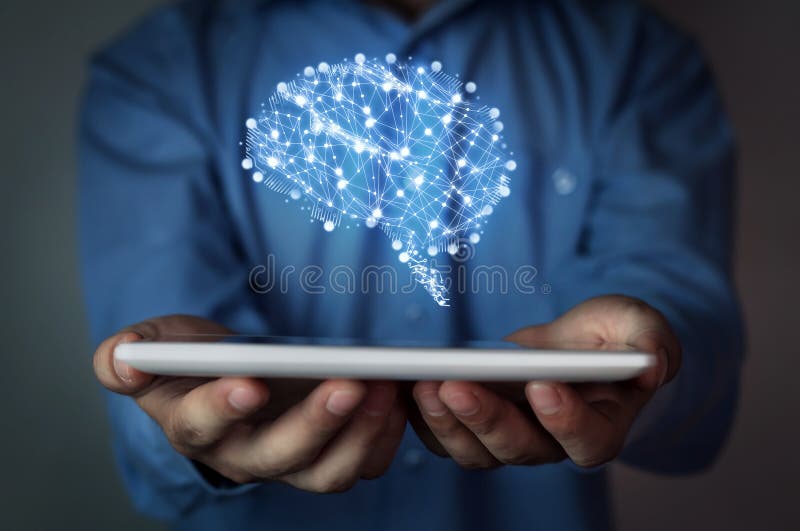 Cervello della tenuta dell'uomo Ispirazione e creatività fotografia stock Cervello della tenuta dell'uomo Ispirazione e creatività fotografia stock