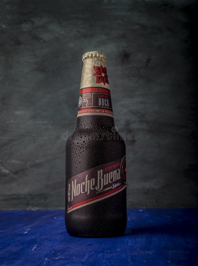 Cerveza Oscura Llamada Buenas Noches, Que Sólo Se Produce En México En Las  Temporadas De Otoño. Foto editorial - Imagen de alcohol, oscuro: 169334966