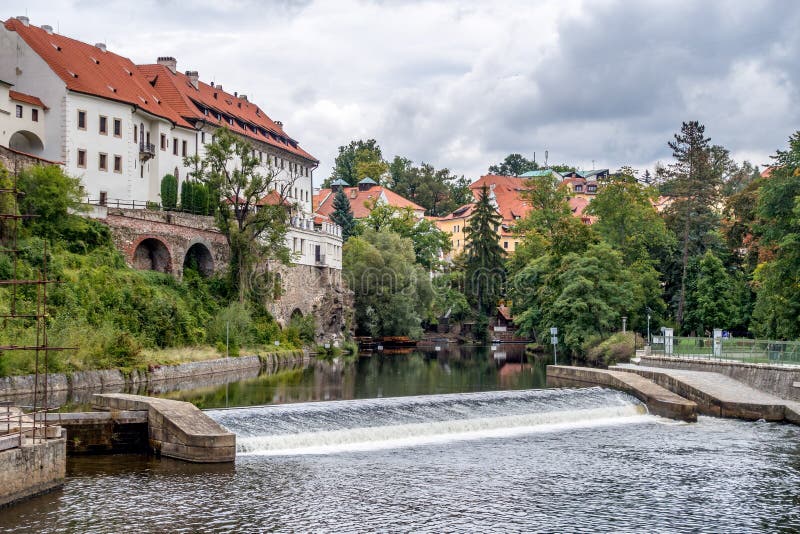 CESKY KRUMLOV, REPÚBLICA DE BOHEMIA/CZECH - 17 DE SETEMBRO: Ideia de t fotografia de stock CESKY KRUMLOV, REPÚBLICA DE BOHEMIA/CZECH - 17 DE SETEMBRO: Ideia de t fotografia de stock