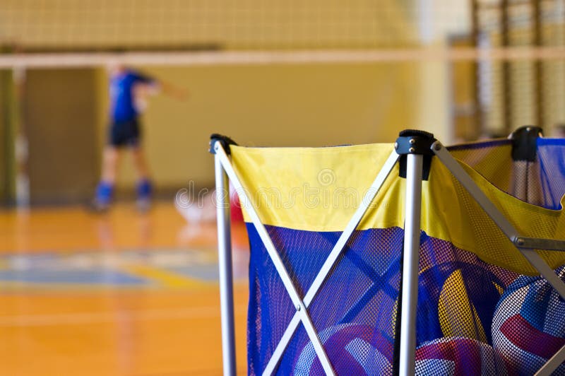 Cesta del entrenamiento del voleibol fotografía de archivo Cesta del entrenamiento del voleibol fotografía de archivo