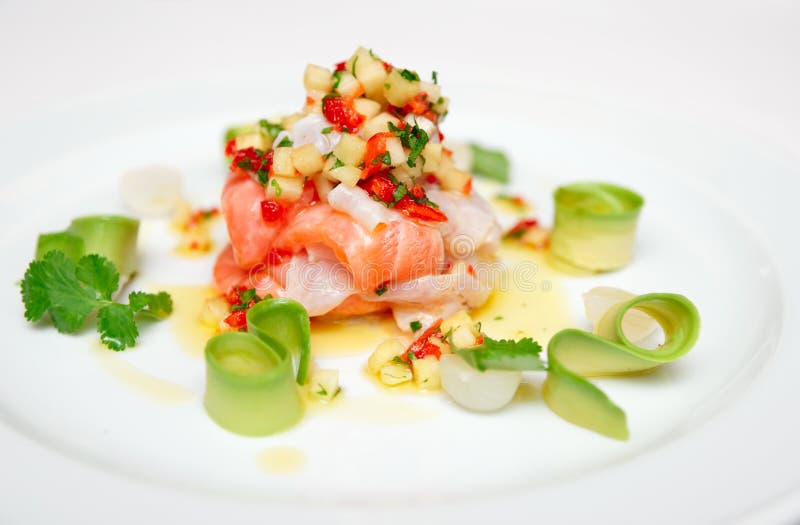 Ceviche della spigola e del salmone fotografia stock Ceviche della spigola e del salmone fotografia stock