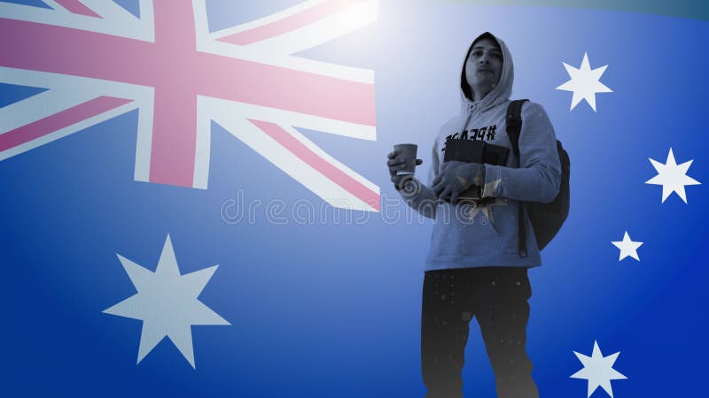 Cg. en student med en ryggsäck med böcker och ett glas kaffe mot bakgrund av de australiska flaggorna i