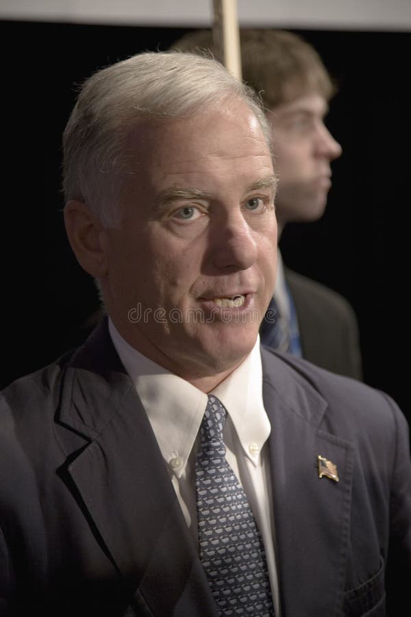 Chairman Howard Dean editorial image. Image of campaigning - 27067440