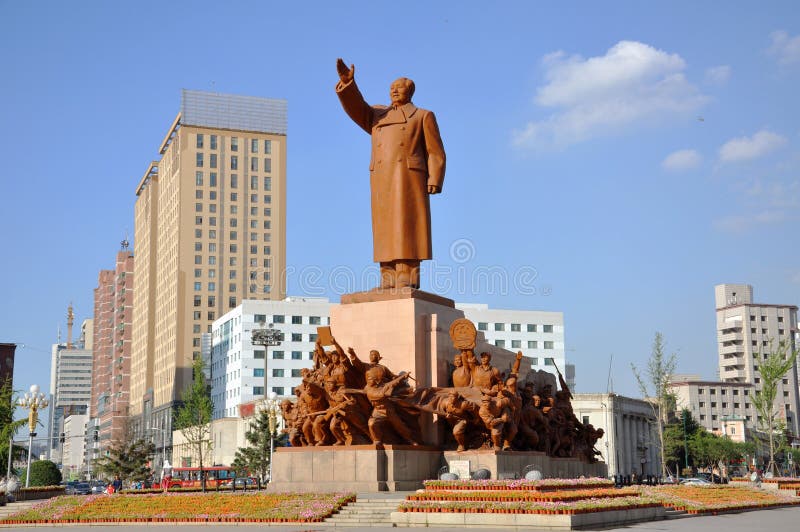 Chairman Mao (Mao Zedong or Mao Tse-tung) Statue in Zhongshan Square in downtown Shenyang, Liaoning Province, China. This Mao Statue was built in 1969. This statue is a reminder of the vanished Cultural Revolution. Chairman Mao (Mao Zedong or Mao Tse-tung) Statue in Zhongshan Square in downtown Shenyang, Liaoning Province, China. This Mao Statue was built in 1969. This statue is a reminder of the vanished Cultural Revolution.