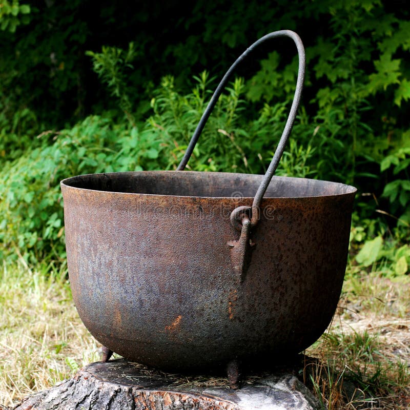 Chaleira gigante do ferro de molde fotografia de stock Chaleira gigante do ferro de molde fotografia de stock