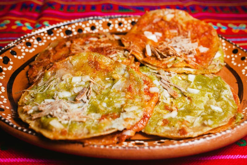 Chalupas Poblanas Picantes De La Calle De Puebla Ciudad De México De La Comida Mexicana Imagen De Archivo Imagen De Alimento Placa 104291737