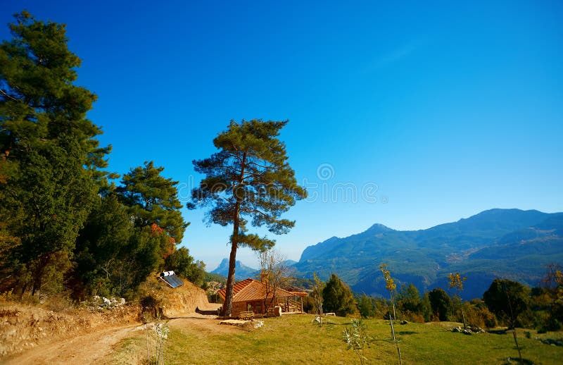 Chambre dans les montagnes image libre de droits Chambre dans les montagnes image libre de droits