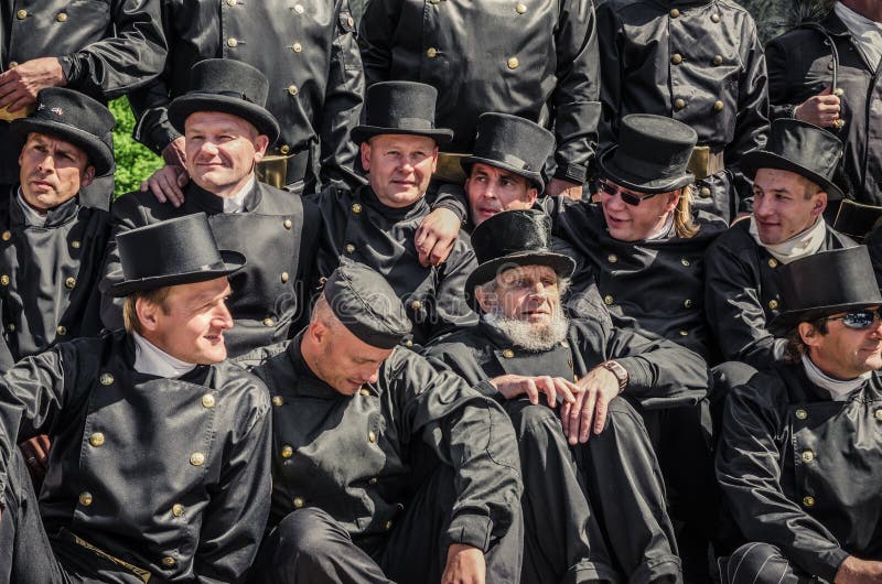 Chaminé de Tallinn da brigada na celebração dos dias da cidade velha imagens de stock Chaminé de Tallinn da brigada na celebração dos dias da cidade velha imagens de stock
