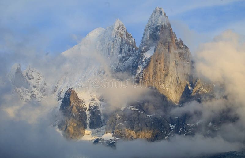 chamonix βελόνες στοκ φωτογραφίες με δικαίωμα ελεύθερης χρήσης chamonix βελόνες στοκ φωτογραφίες με δικαίωμα ελεύθερης χρήσης